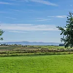 3 Bed In Penrith Oc-85896 *